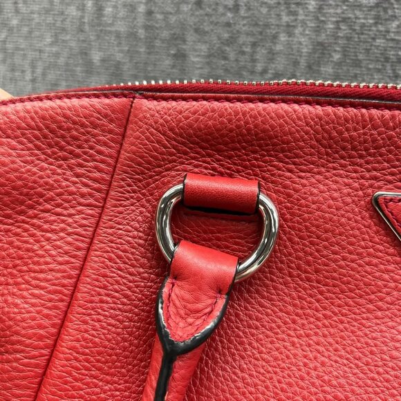 Prada Vitello Leather Tote Bag 510-040225 - Picture 7 of 15